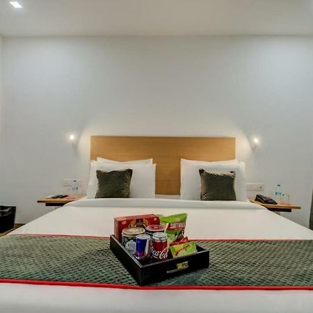 פונה Hotel Town Plaza מראה חיצוני תמונה