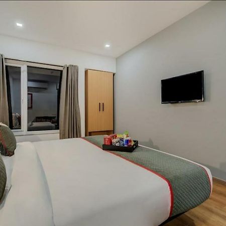 פונה Hotel Town Plaza מראה חיצוני תמונה