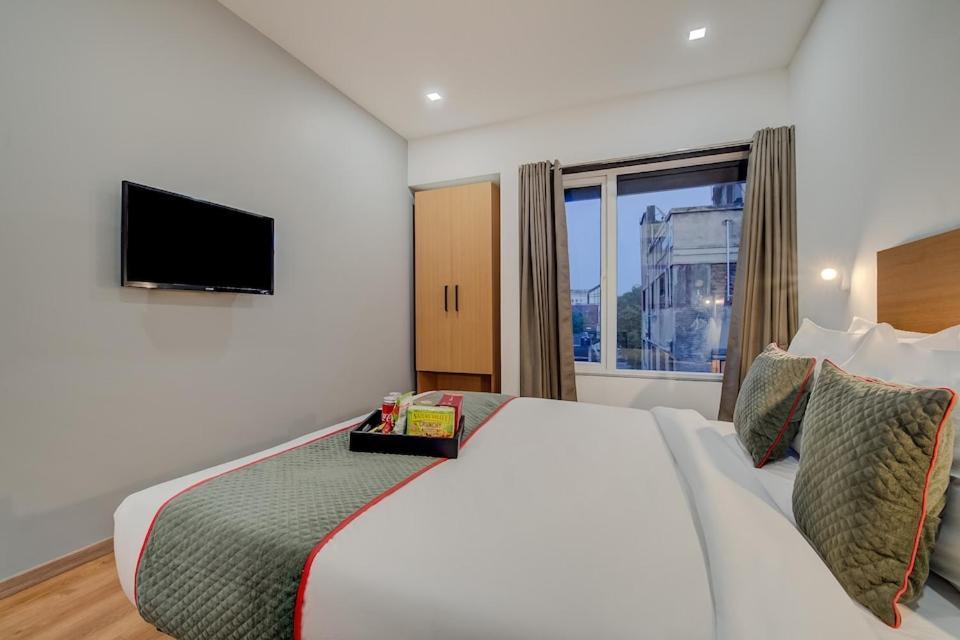 פונה Hotel Town Plaza מראה חיצוני תמונה