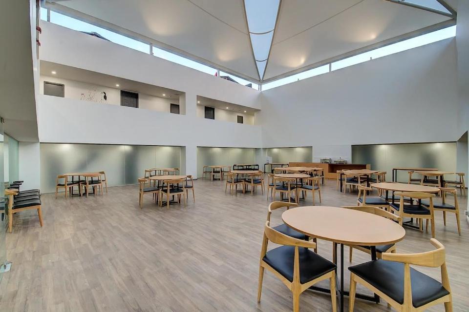 פונה Hotel Town Plaza מראה חיצוני תמונה