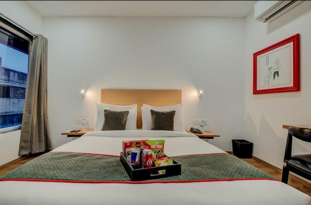 פונה Hotel Town Plaza מראה חיצוני תמונה